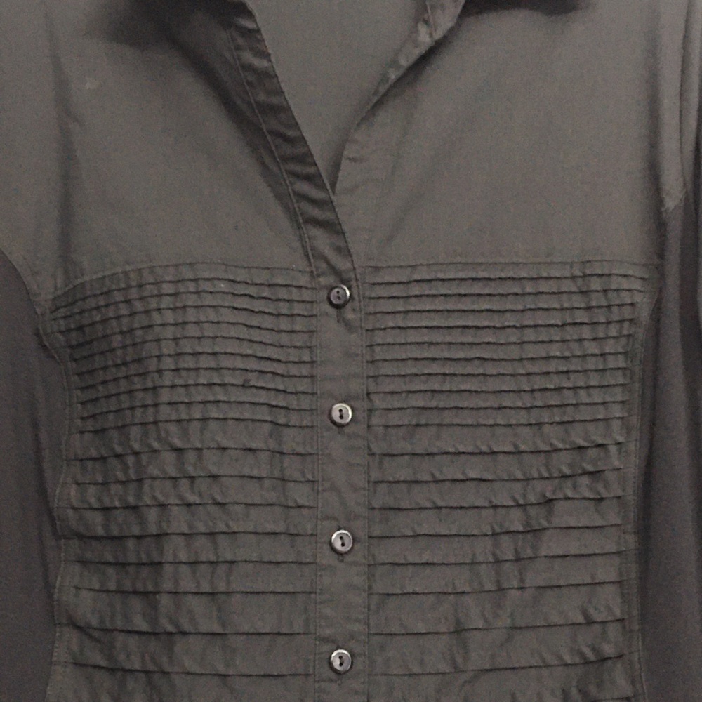 Flattering Black pleated shirt